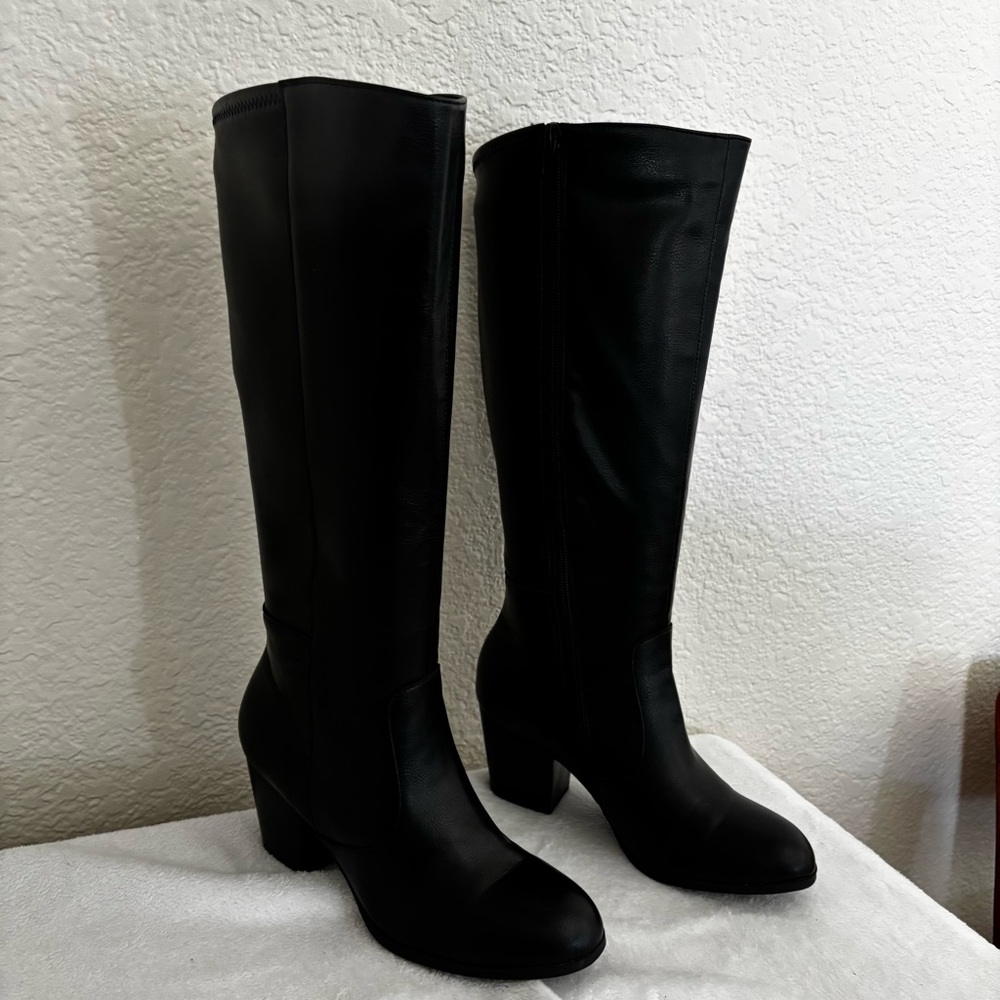 Me Too Black Heeled Boots
